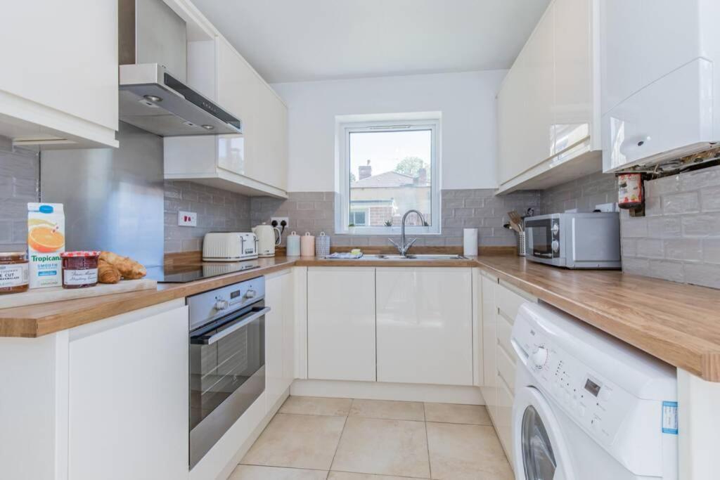 Stylish Townhouse In The Heart Of Summertown 牛津 外观 照片